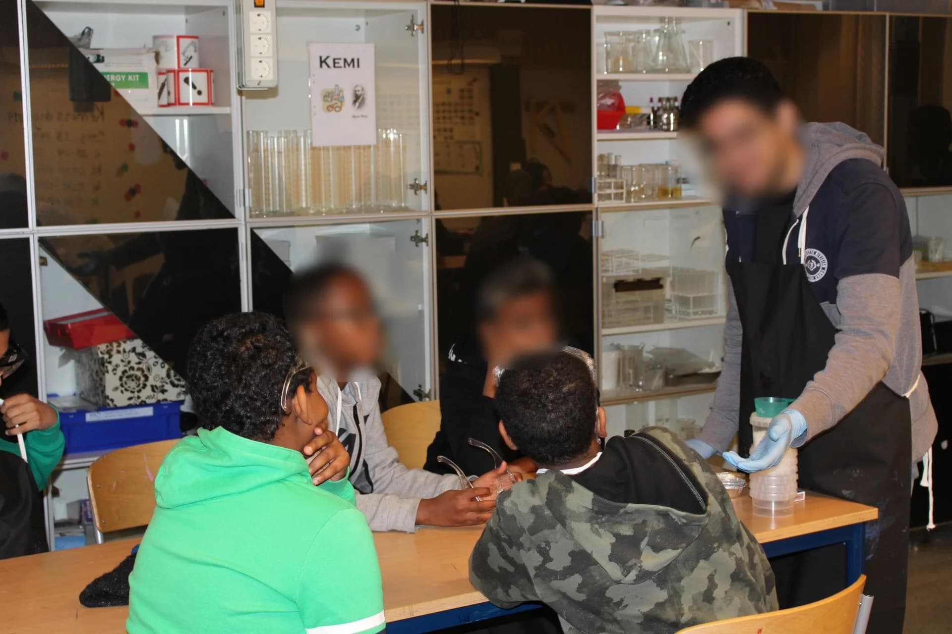 Kemins Dag - Periodiska systemet - Bild 5